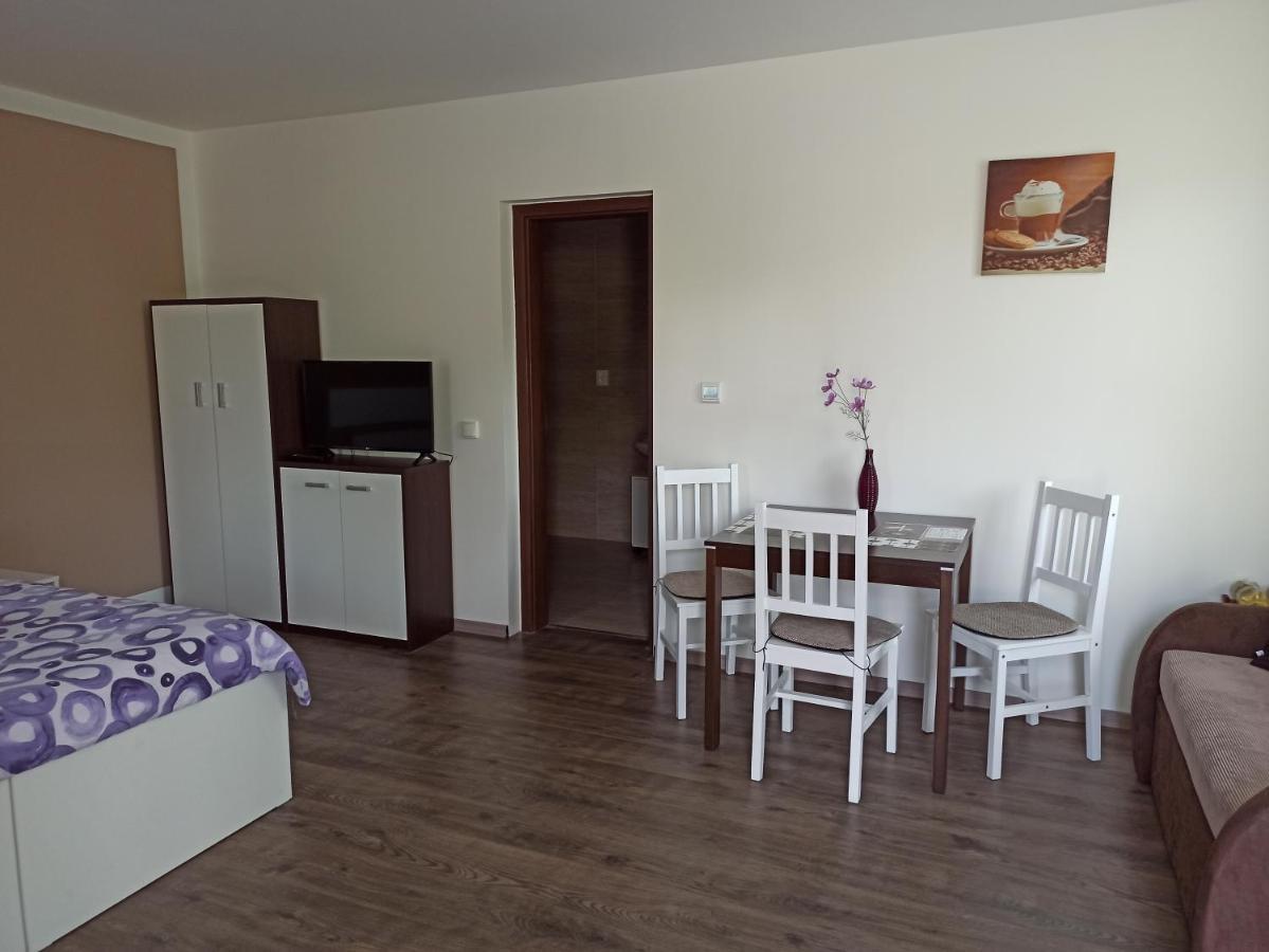 Ferienwohnung Za Humnama Hlohovec Exterior foto